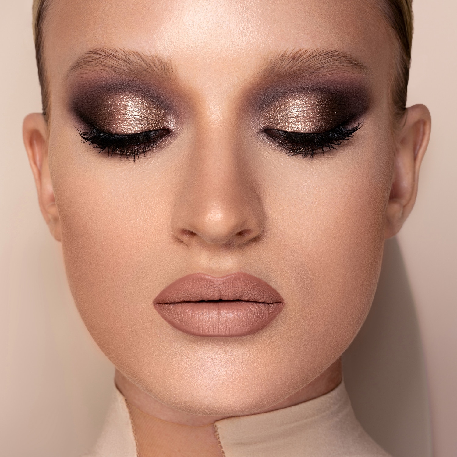 I NEED A NUDE EYESHADOW PALETTE (PALETA DE SOMBRAS NUDE PARA OJOS)